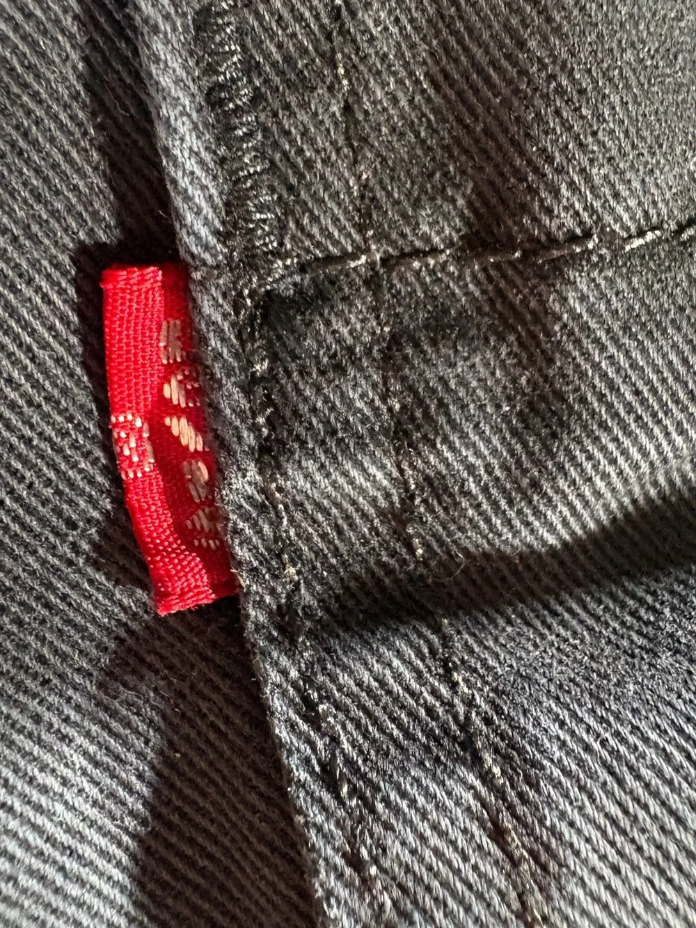 Y2k Levi's Cargo Shorts Mens 34 Black Denim Relaxed Fit 10 Inseam (READ DETAILS)